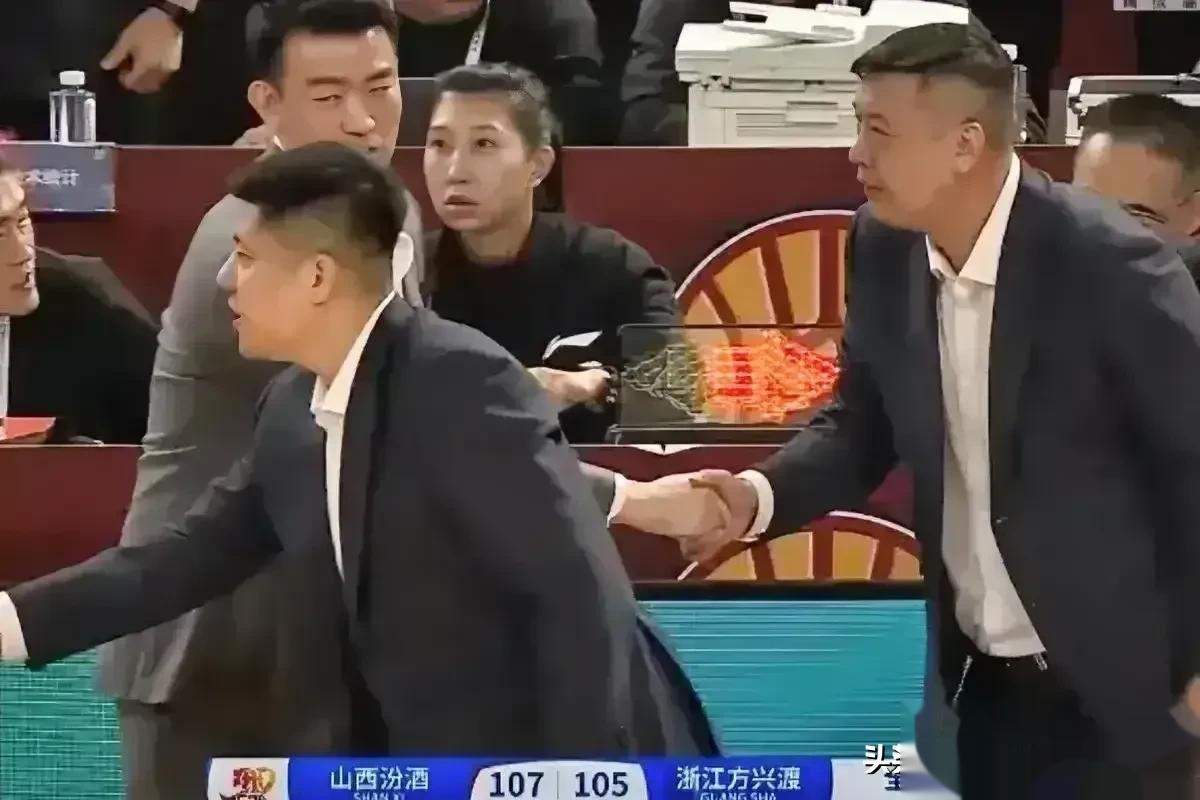 莱万多夫斯基身材