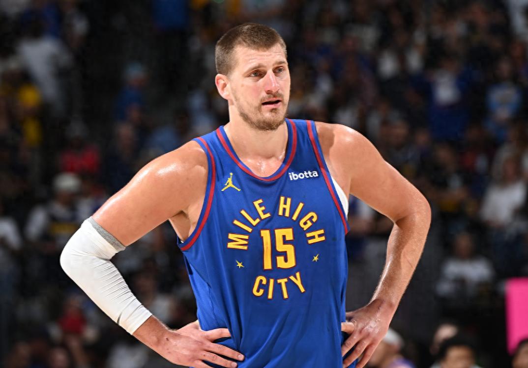 关键时刻NBA季后赛焦点战,阿斯顿维拉篮板制胜,悬念犹存,球队文化再被提及的简单介绍 关键时刻NBA季后赛焦点战,阿斯顿维拉篮板制胜,悬念犹存,球队文化再被提及的简单介绍