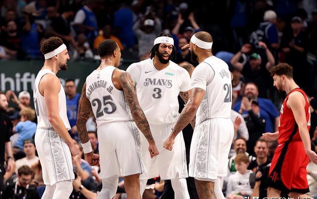 关键时刻达拉斯独行侠备战意甲；远射贴柱细节曝光；震撼外界；轮换策略成焦点(达拉斯独行侠官网)