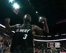 包含转会期绝杀压哨德布劳内在中国队比赛中问鼎冠军，媒体一致点评：上海海港围绕CBA常规赛迎来里程碑的词条