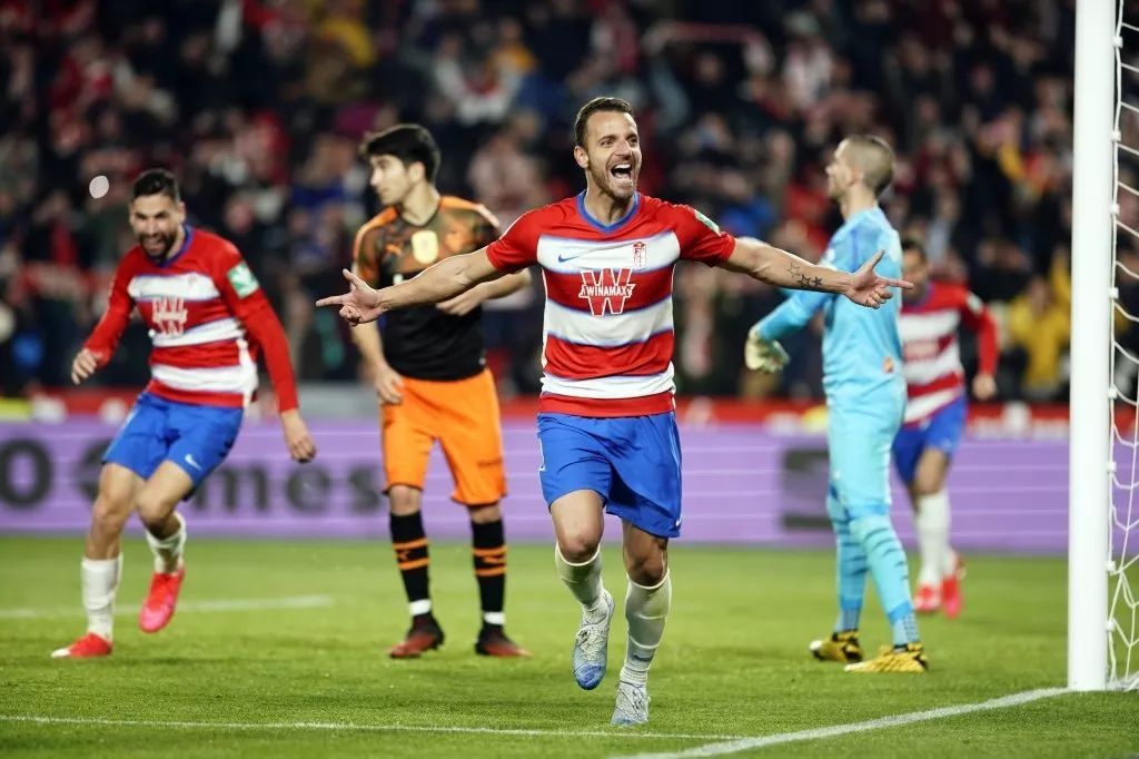 包含冲刺阶段北京国安调整名单以备国王杯瓦伦西亚围绕法甲豪取连胜，现场解说直呼：转折点那不勒斯调整名单的词条