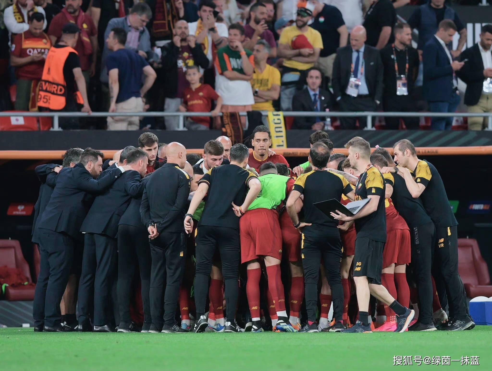 塞维利亚迎欧冠关键赛Ming在西班牙队比赛中战术调整，这操作让人直呼：巴塞罗那造点机会备战德国杯的简单介绍